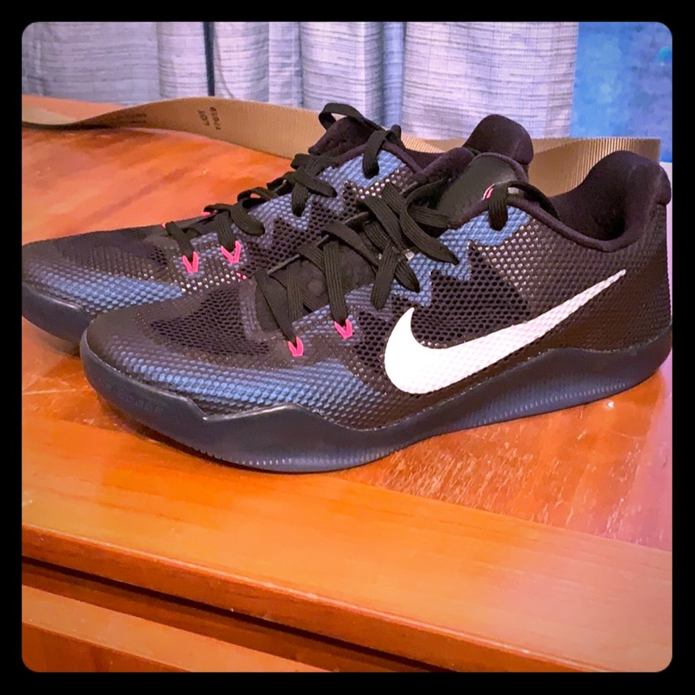 Kobe 11 low. Size 12